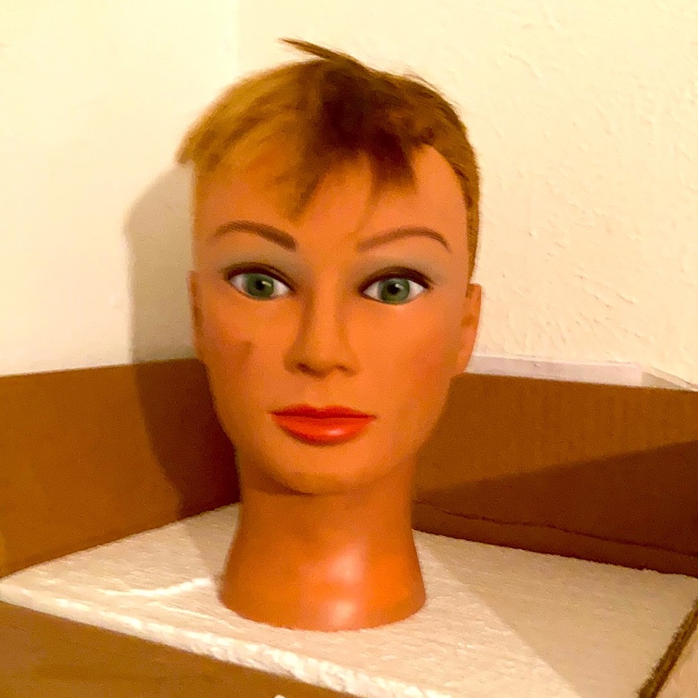 Mannequin head